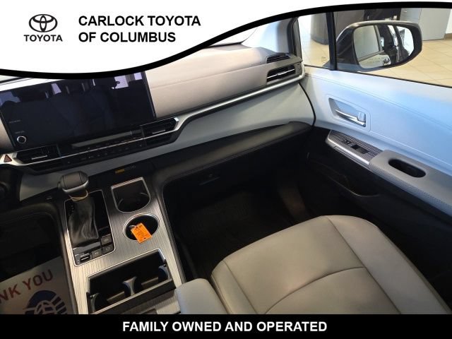 Used 2026 Toyota Sienna XLE FWD image 19