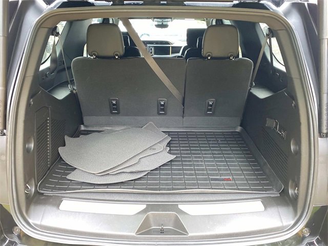 Used 2023 GMC Yukon XL Denali w/ Denali Reserve Package image 31