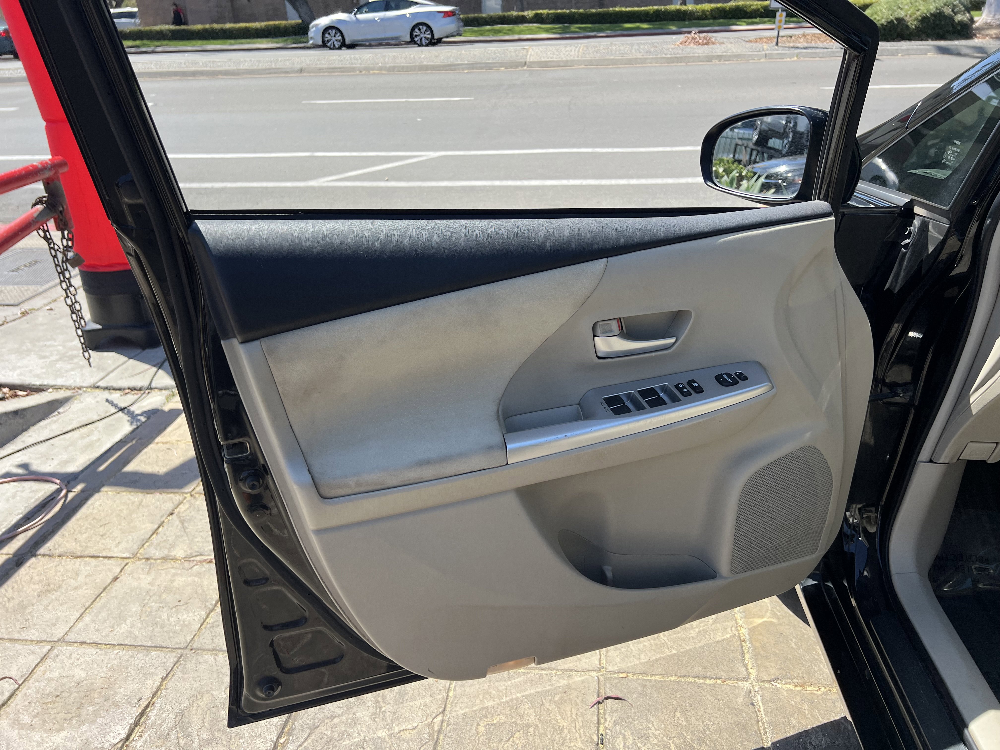 Used 2012 Toyota Prius V Three FWD image 11