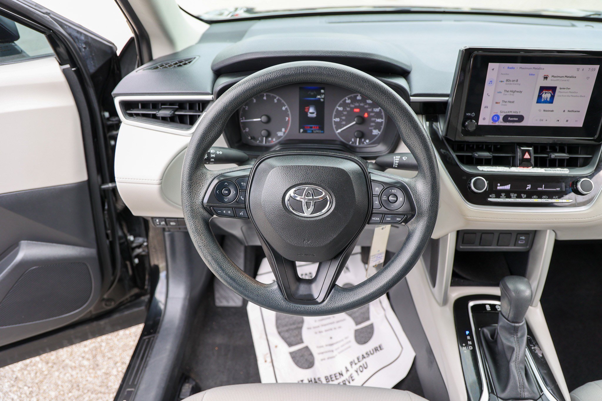 Used 2023 Toyota Corolla Cross L AWD/4WD image 40
