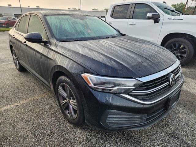 Used 2022 Volkswagen Jetta SE image 1