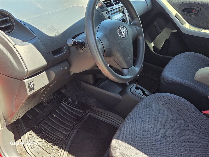 Used 2009 Toyota Yaris S FWD image 10