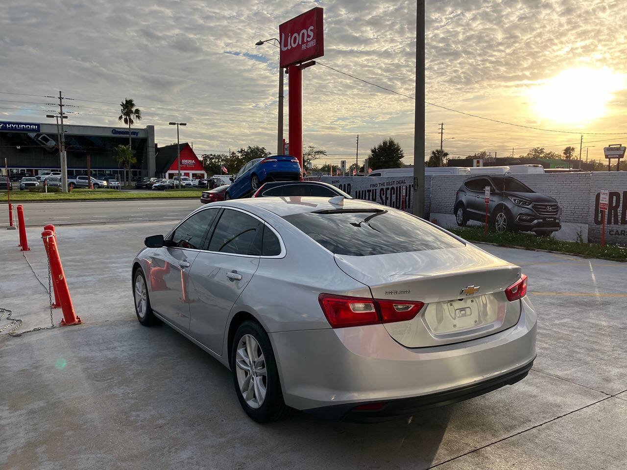 Used 2018 Chevrolet Malibu LT FWD image 7