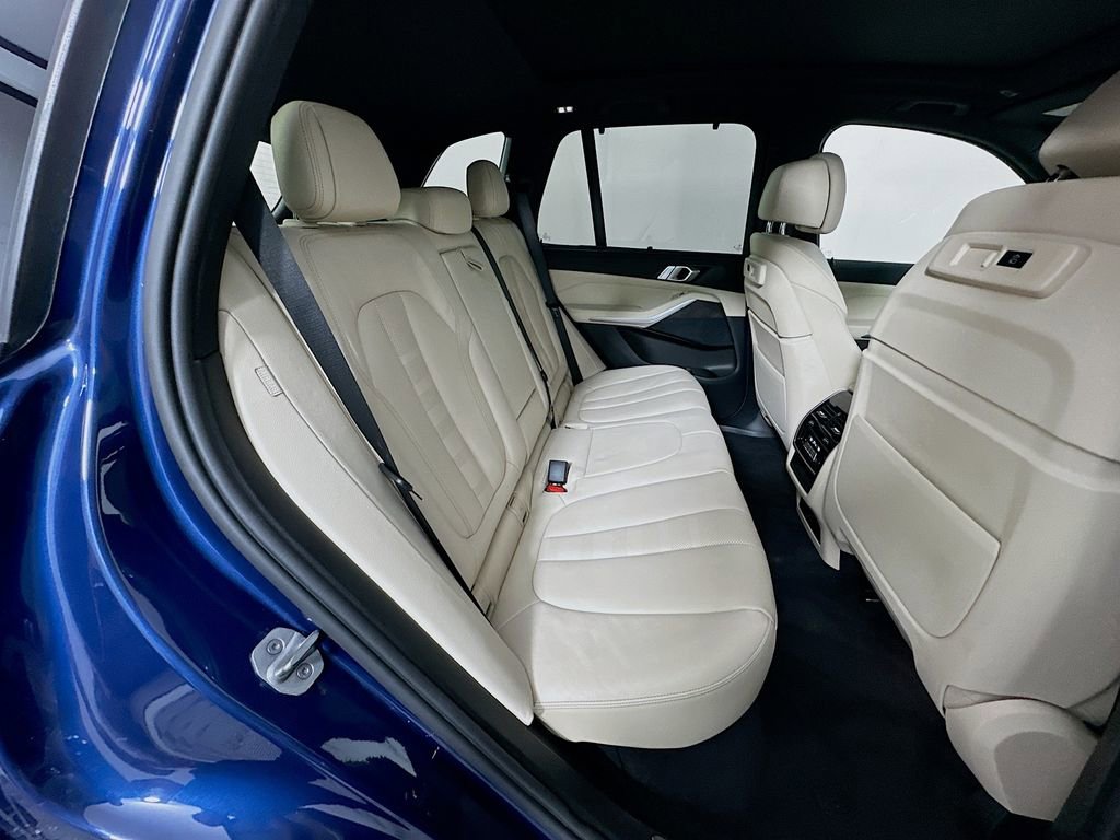 Certified 2022 BMW X5 xDrive40i w/ Luxury Seating Package image 28