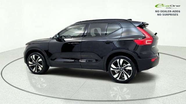 Used 2024 Volvo XC40 B5 Plus w/ Protection Package Premier AWD/4WD image 5