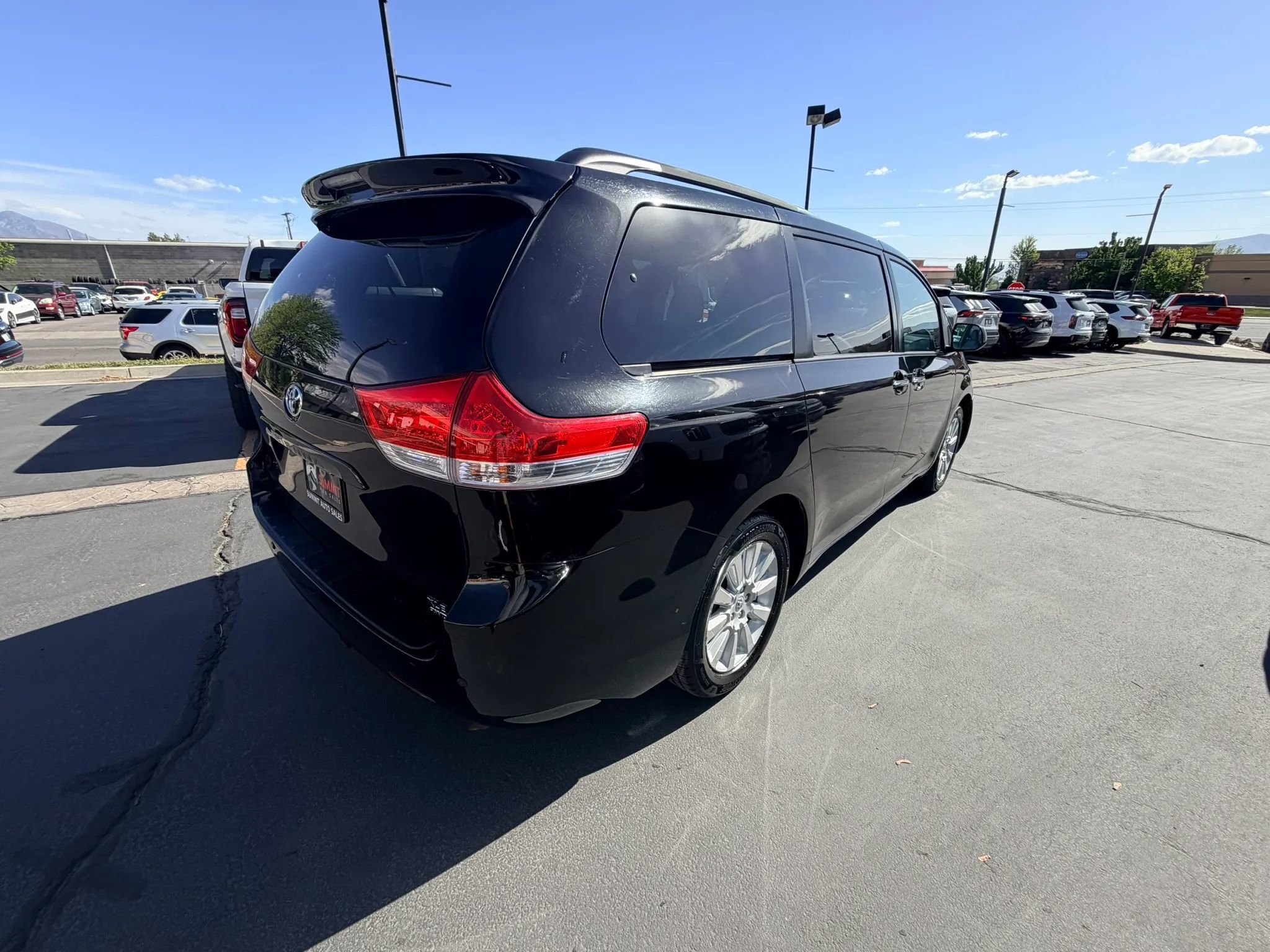 Used 2014 Toyota Sienna XLE w/ XLE Premium Package AWD/4WD image 4