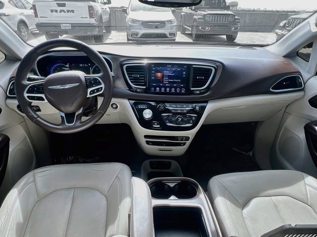 Used 2018 Chrysler Pacifica Touring-L Plus w/ Advanced Safetytec Group FWD image 28