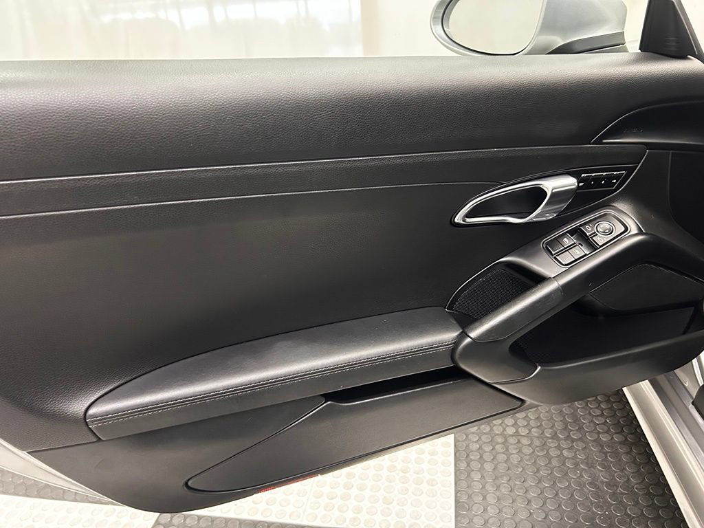 Used 2017 Porsche 718 Boxster S RWD image 10
