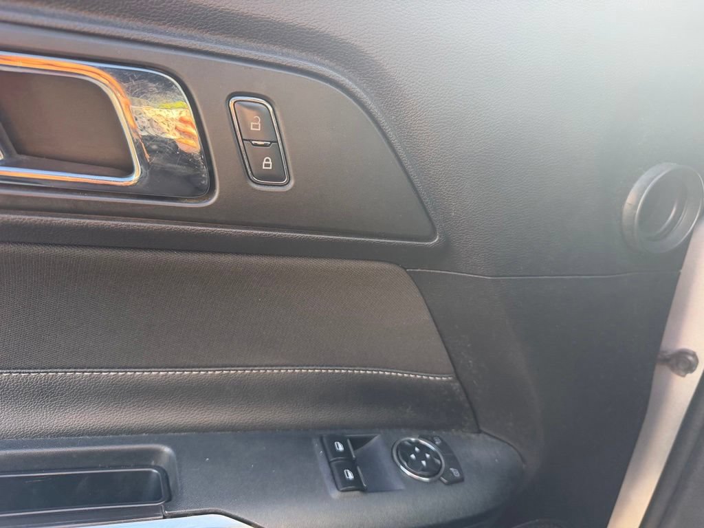 Used 2015 Ford Mustang Coupe RWD image 10