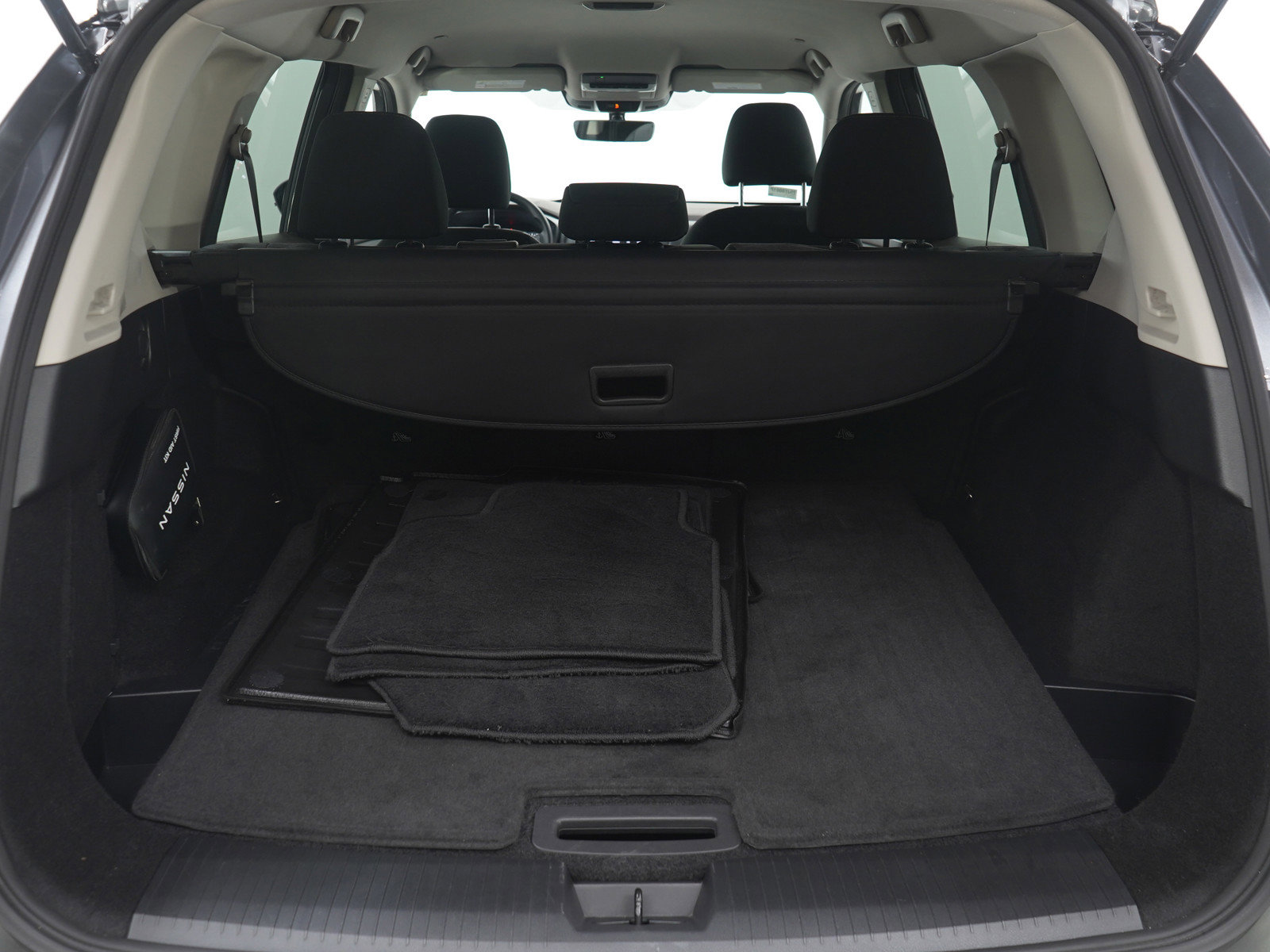 Used 2022 Nissan Rogue SV image 9