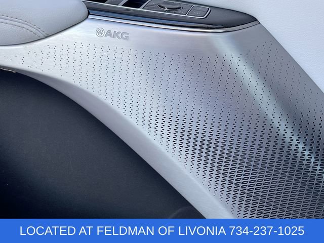 Used 2024 Cadillac Lyriq Luxury image 24