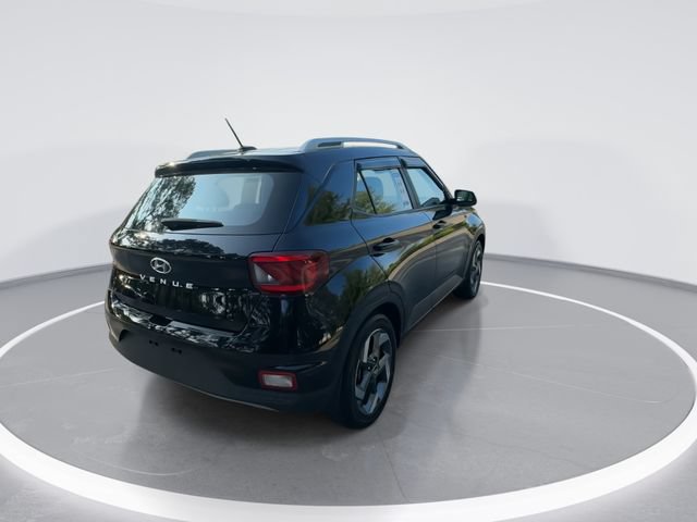 Used 2023 Hyundai Venue SEL FWD image 7