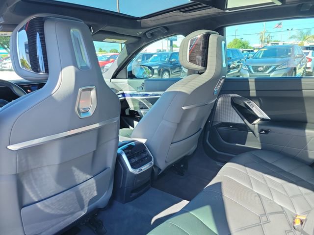 Used 2024 BMW 760i xDrive w/ Executive Package image 15