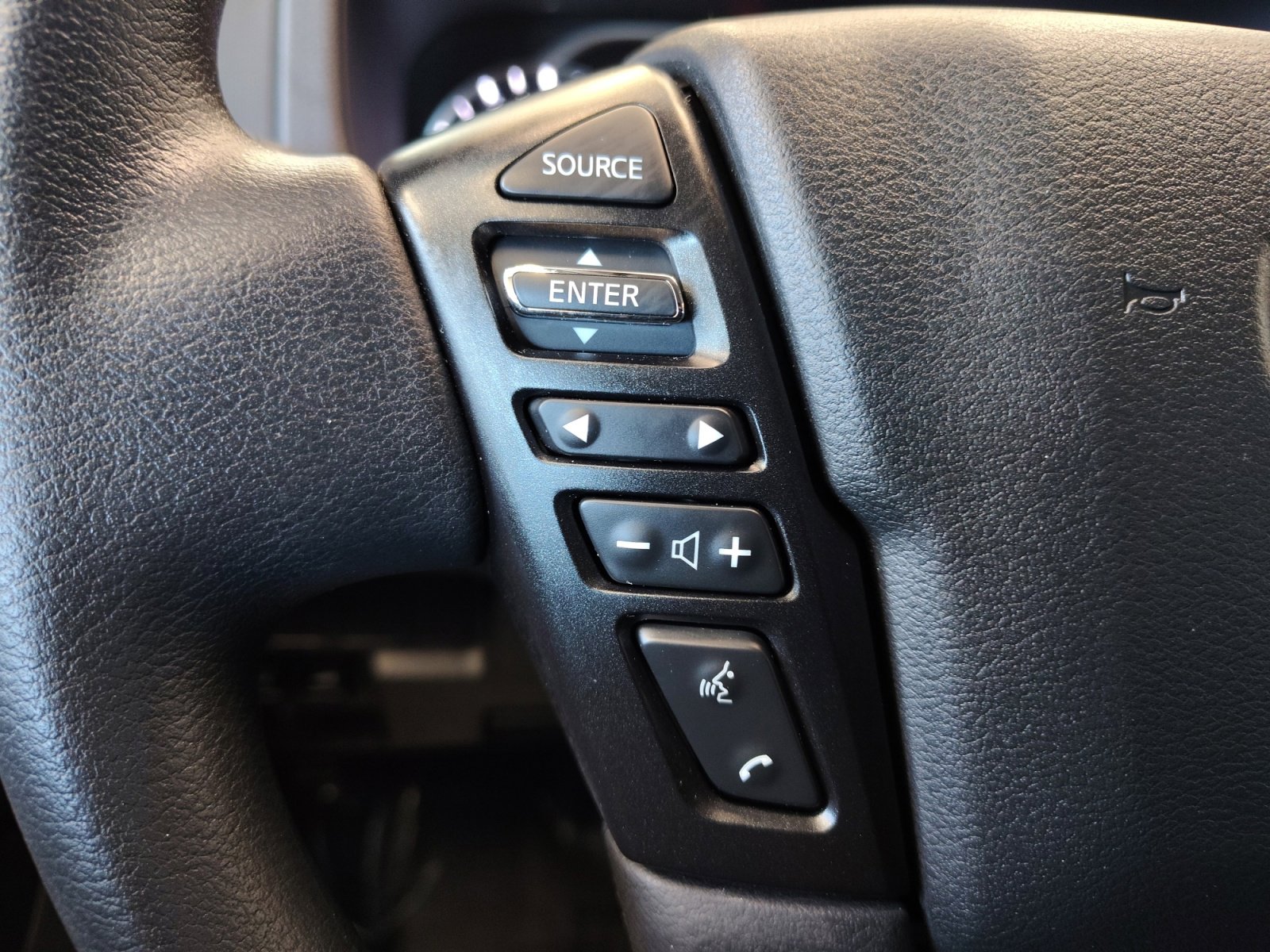 Certified 2024 Nissan Frontier S image 19