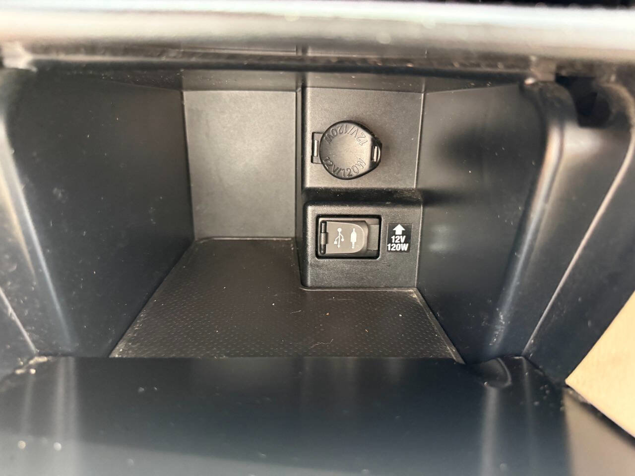 Used 2014 Toyota Camry LE FWD image 35