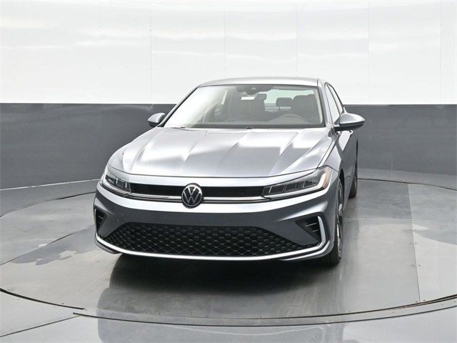New 2026 Volkswagen Jetta SE image 2