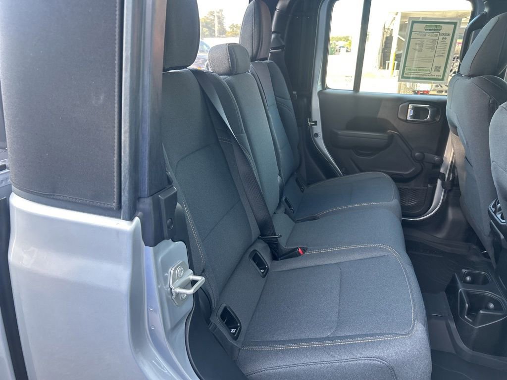 Certified 2024 Jeep Gladiator Sport image 28
