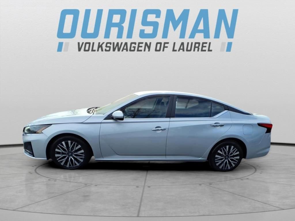 Used 2023 Nissan Altima 2.5 SV image 4