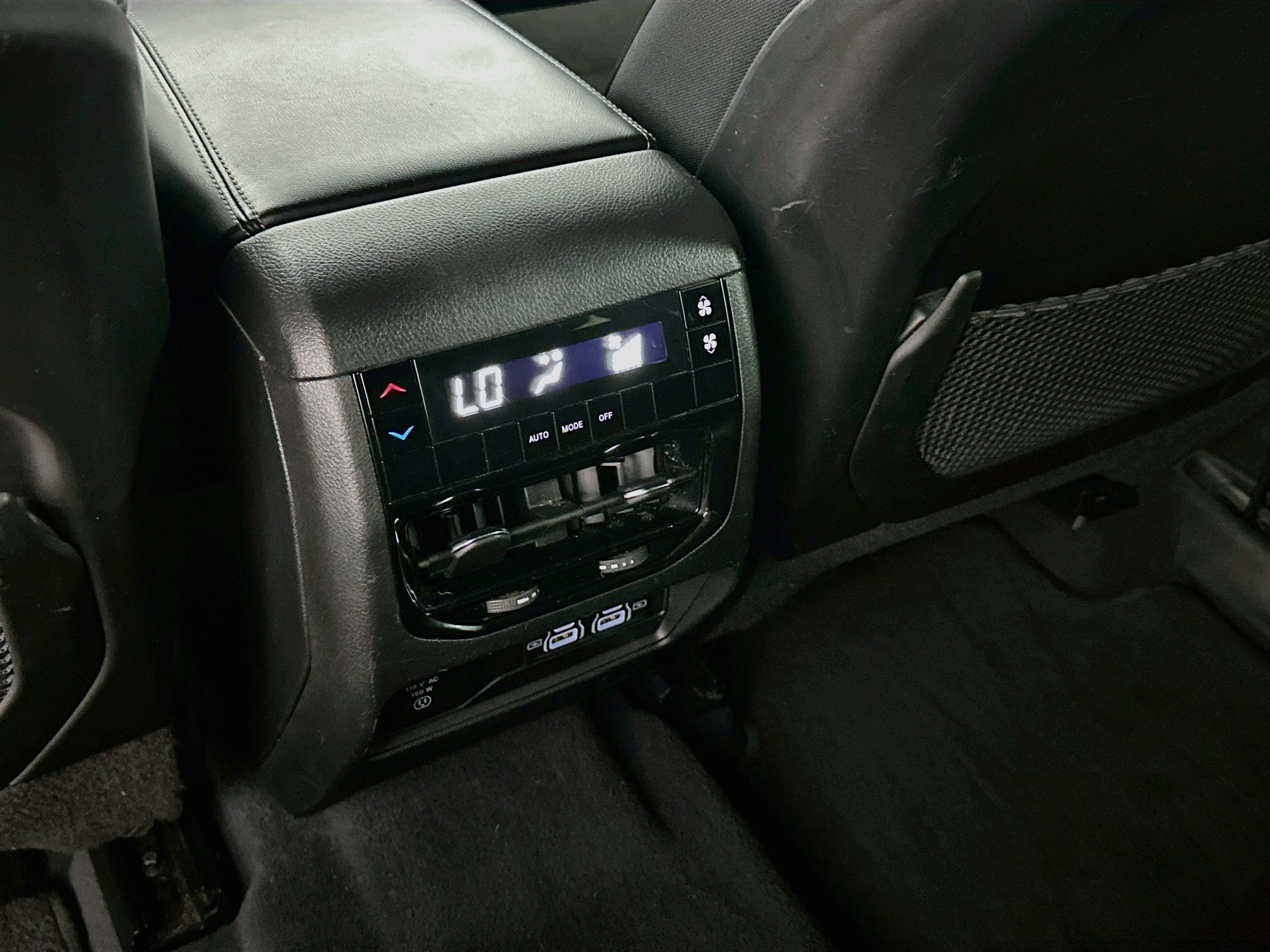 Used 2023 Jeep Grand Cherokee L Laredo AWD/4WD image 28
