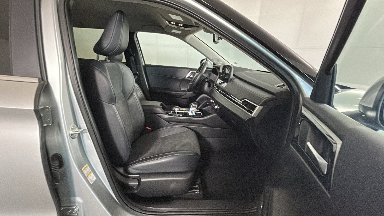 Used 2025 Mitsubishi Outlander SE AWD/4WD image 34