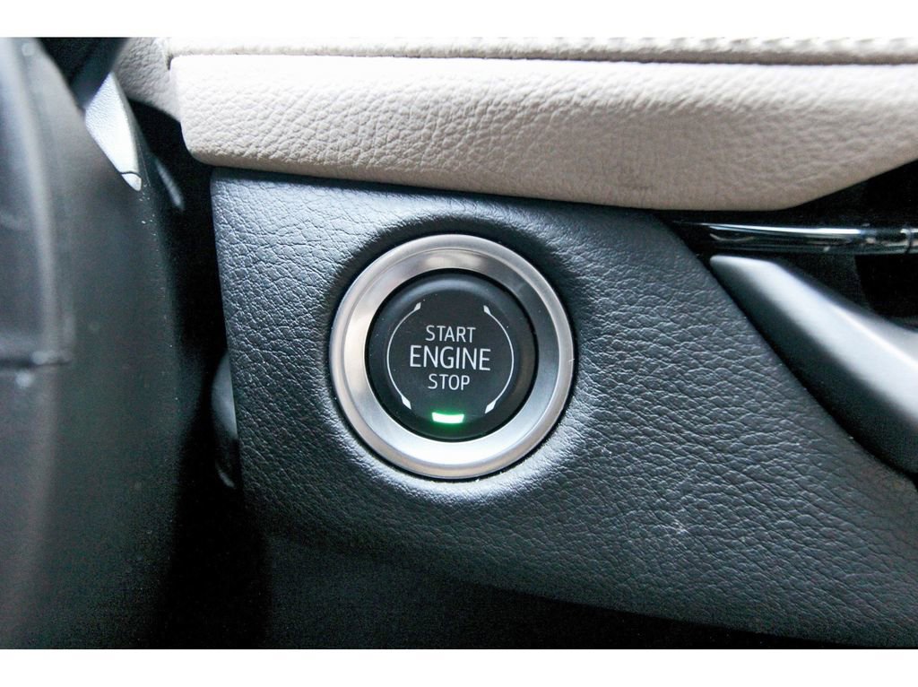 Certified 2025 Cadillac XT4 Premium Luxury image 19