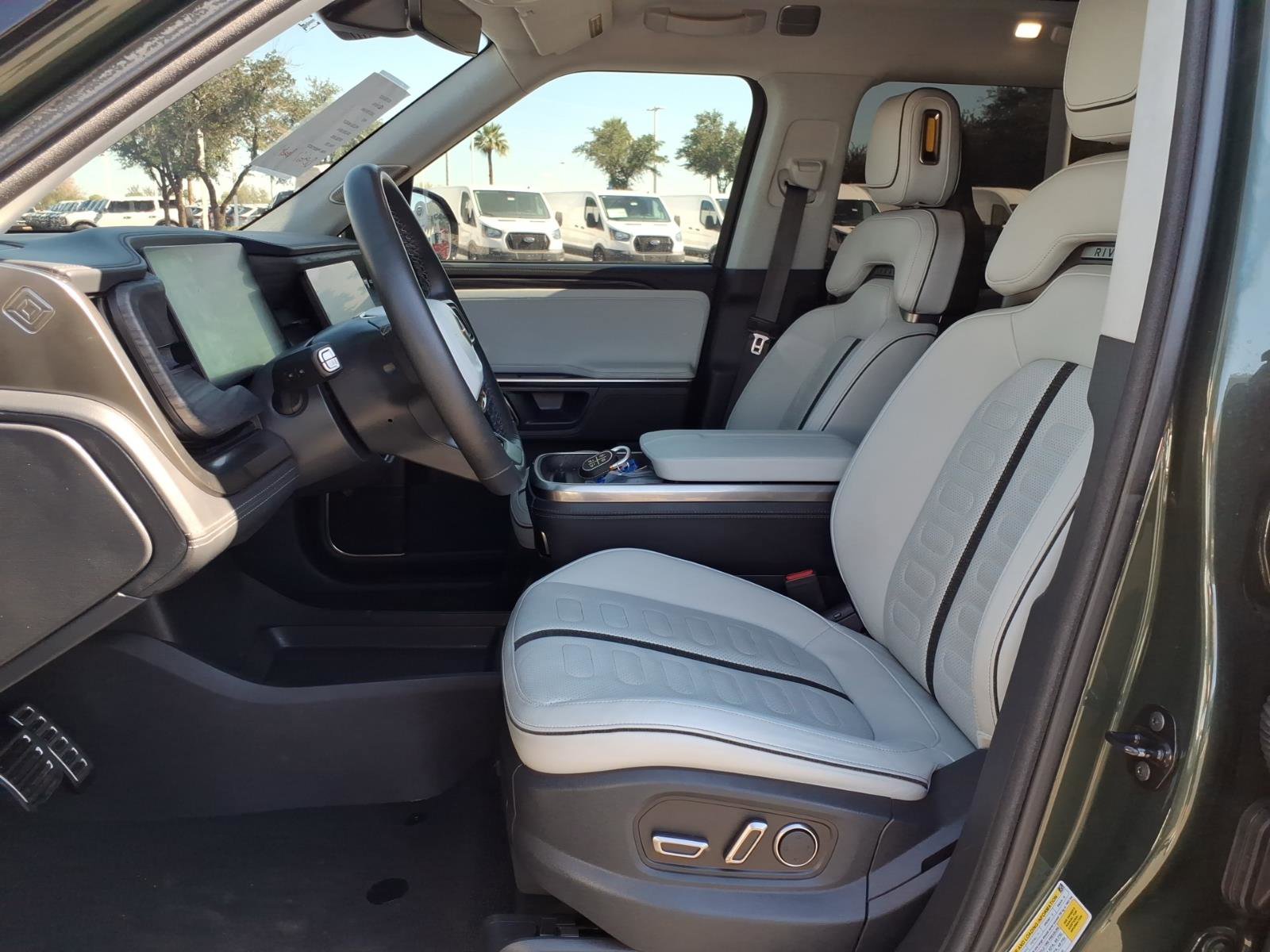 Used 2023 Rivian R1S Adventure image 10