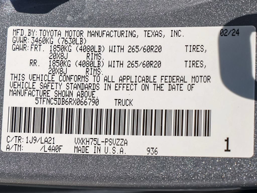 Used 2024 Toyota Tundra Platinum AWD/4WD image 32