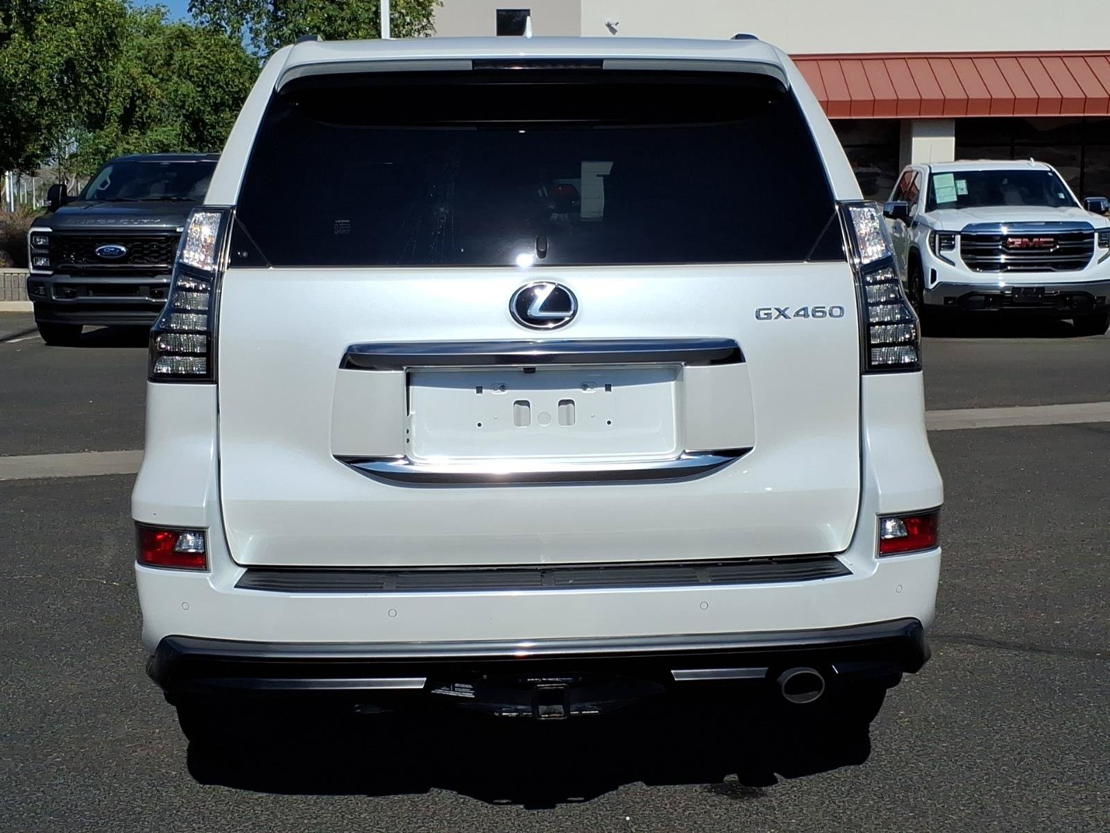 Used 2023 Lexus GX 460 Premium w/ Accessory Package AWD/4WD image 4