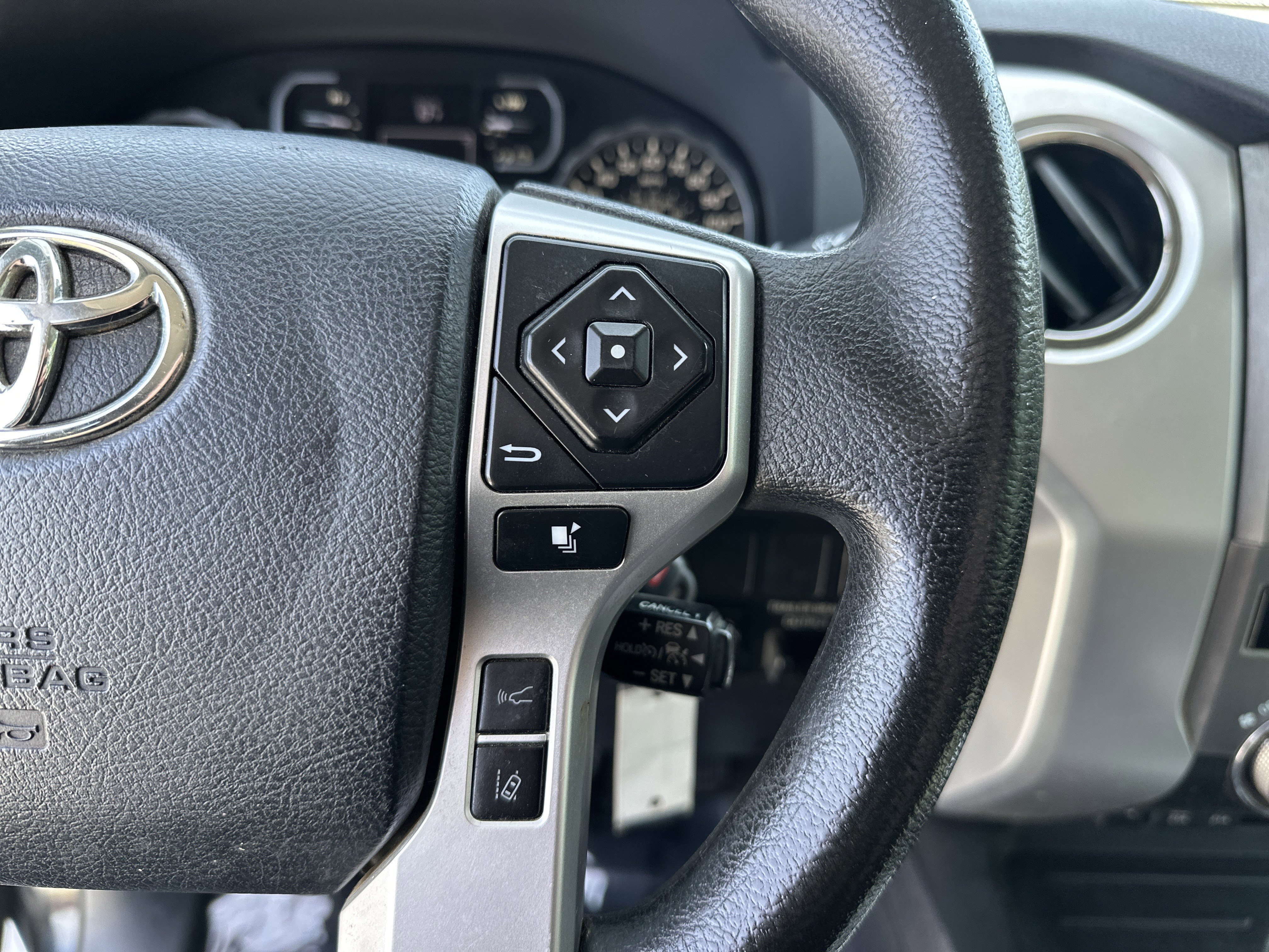 Used 2020 Toyota Tundra SR5 w/ SR5 Upgrade Package RWD image 20