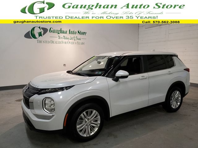 Used 2024 Mitsubishi Outlander ES AWD/4WD image 1