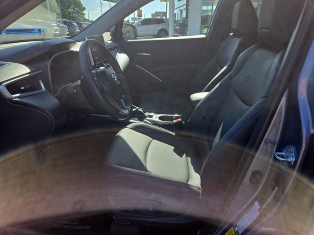 Used 2025 Toyota Corolla Cross XLE w/ Convenience Package AWD/4WD image 9
