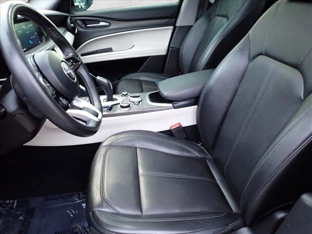 Used 2021 Alfa Romeo Stelvio Ti w/ Nero Edizione image 12