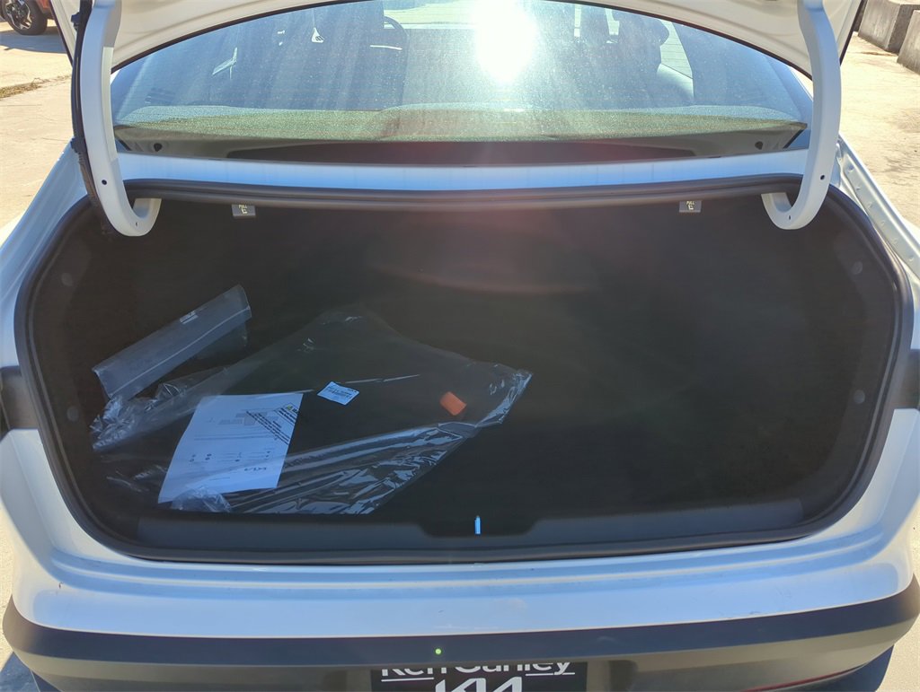 New 2026 Kia K4 LXS image 10