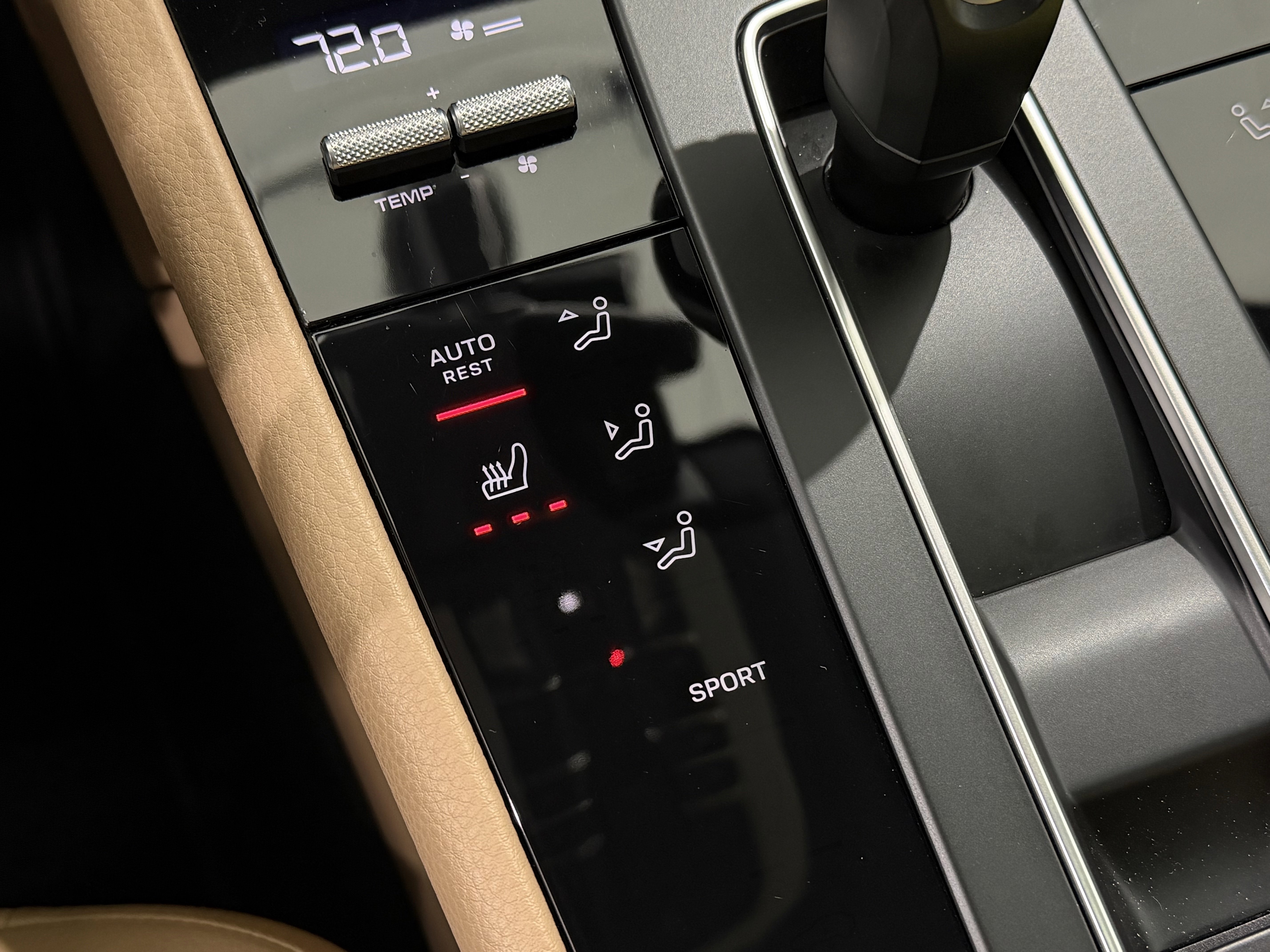 Certified 2025 Porsche Macan image 34