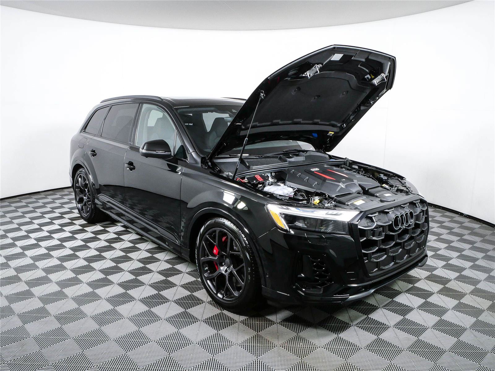 New 2026 Audi SQ7 Prestige AWD/4WD image 38