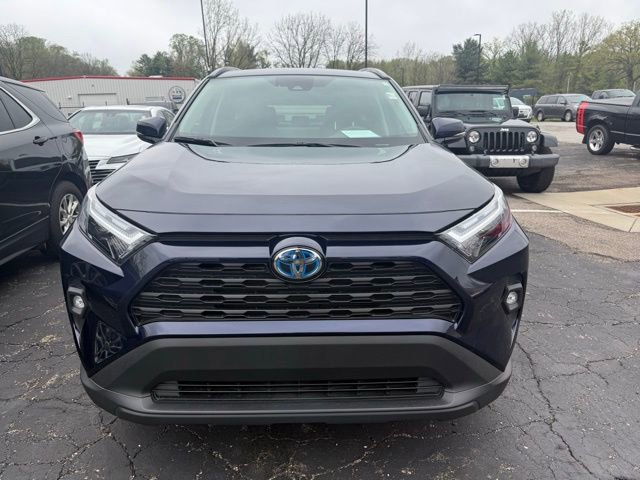 Used 2022 Toyota RAV4 XLE Premium AWD/4WD image 2