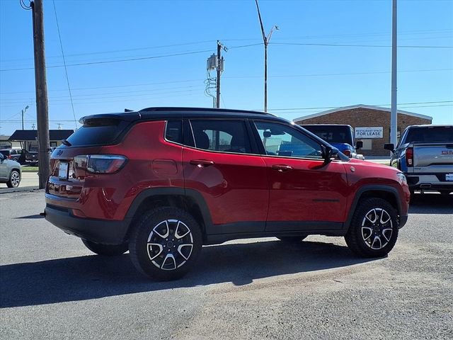 Used 2025 Jeep Compass Trailhawk image 22