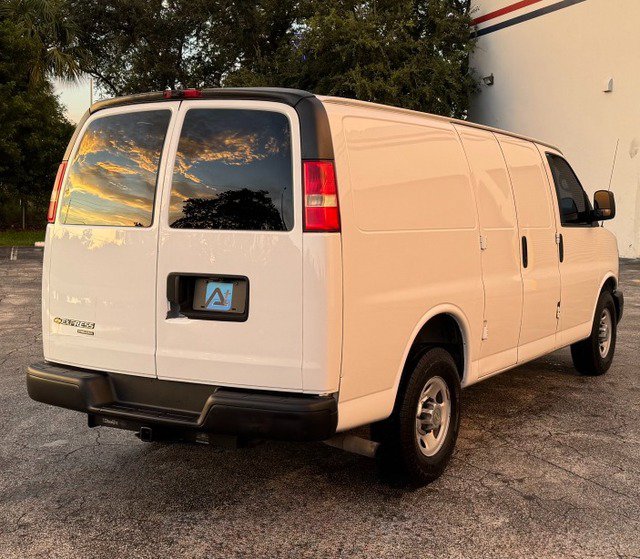 Used 2013 Chevrolet Express 2500 RWD image 4