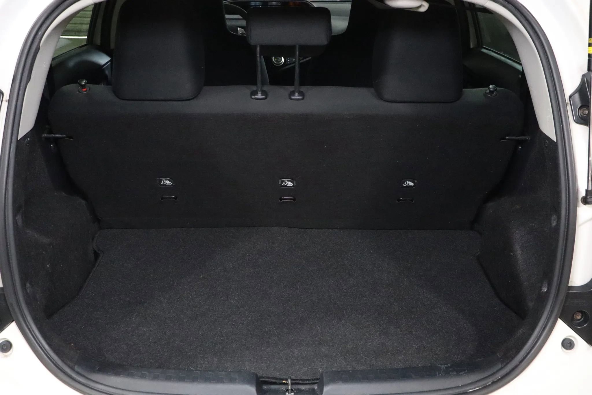 Used 2015 Toyota Prius C One image 12