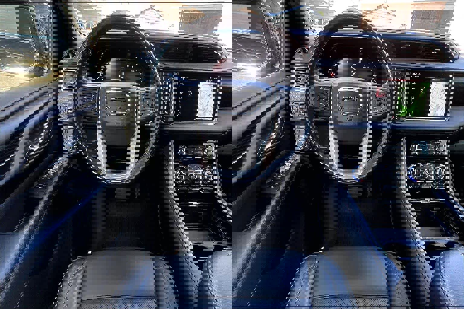 Used 2022 GMC Yukon XL Denali image 6