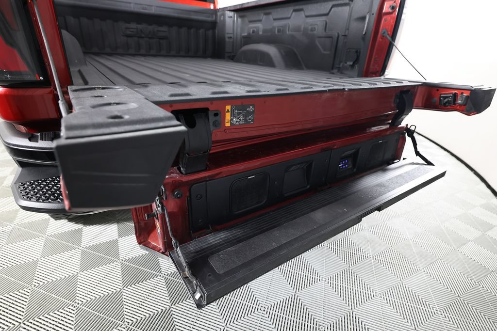 Used 2025 GMC Sierra 2500 AT4X AWD/4WD image 8