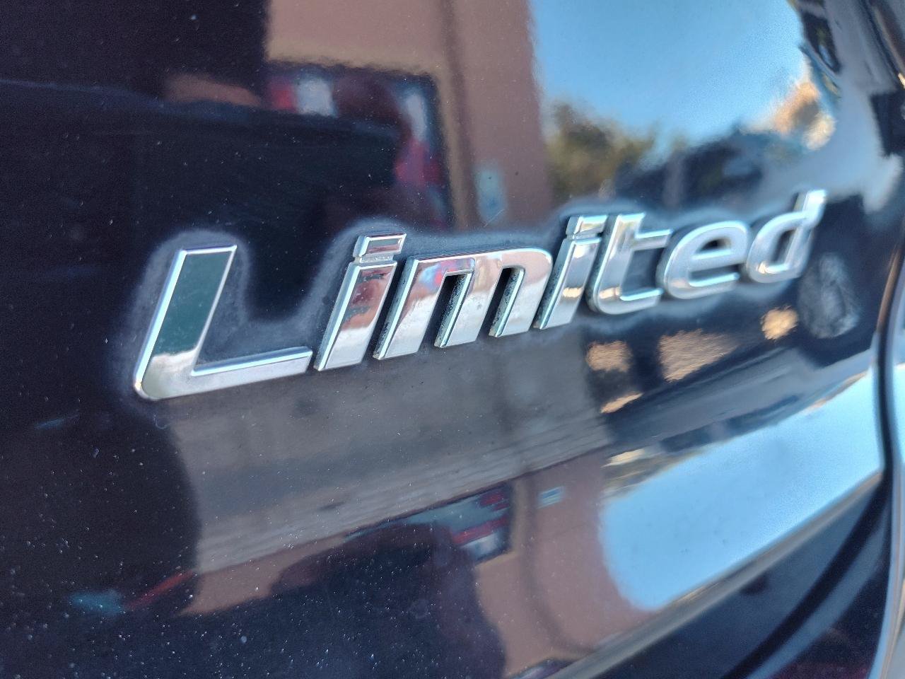 Used 2015 Hyundai Sonata Limited w/ Option Group 06 FWD image 10