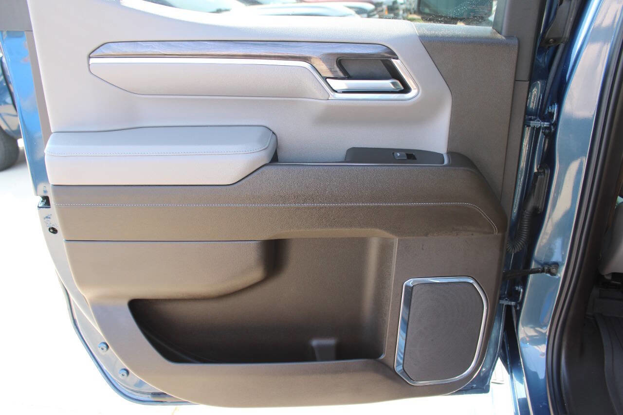 Used 2024 Chevrolet Silverado 1500 LTZ image 9