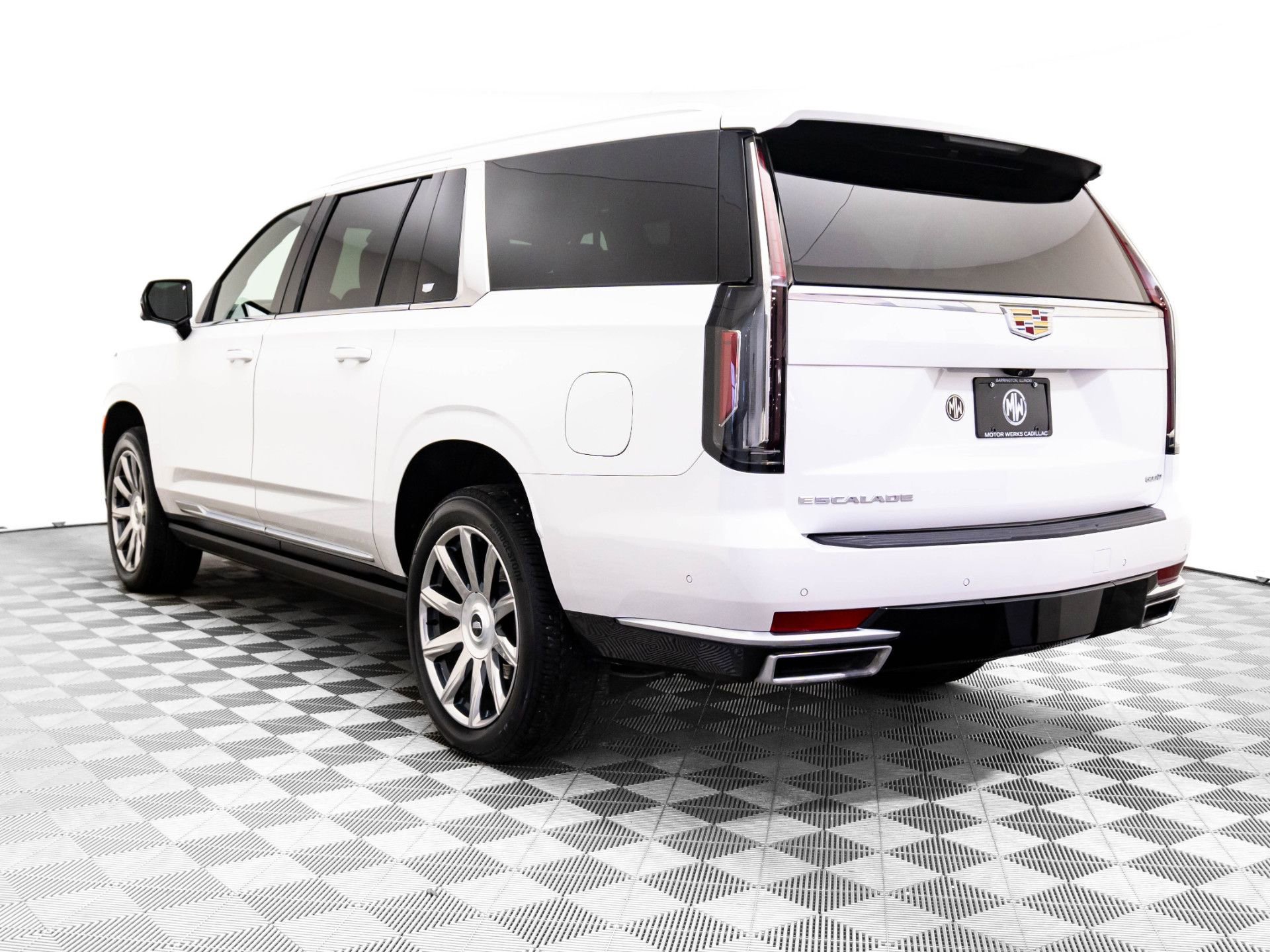 Certified 2024 Cadillac Escalade ESV Premium Luxury Platinum w/ Heavy-Duty Trailer Package video 3