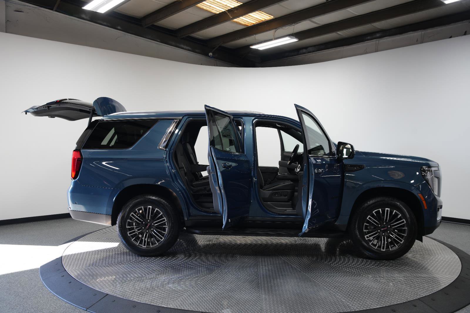 New 2026 GMC Yukon Elevation image 9