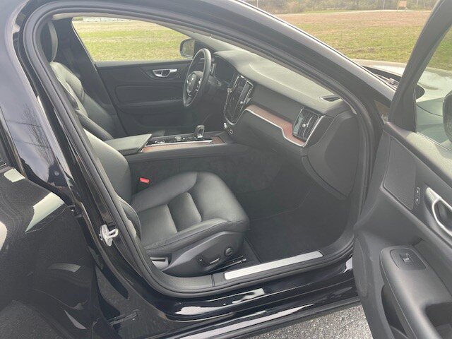 Used 2024 Volvo S60 B5 Plus AWD/4WD image 9