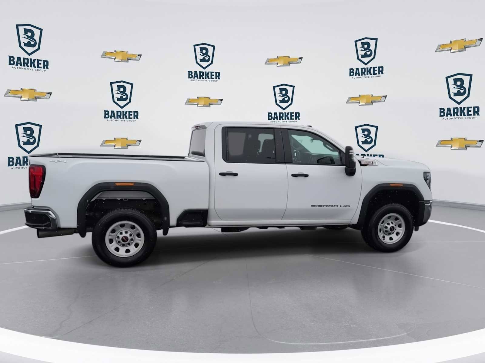 Used 2024 GMC Sierra 2500 Pro w/ Convenience Package AWD/4WD image 9