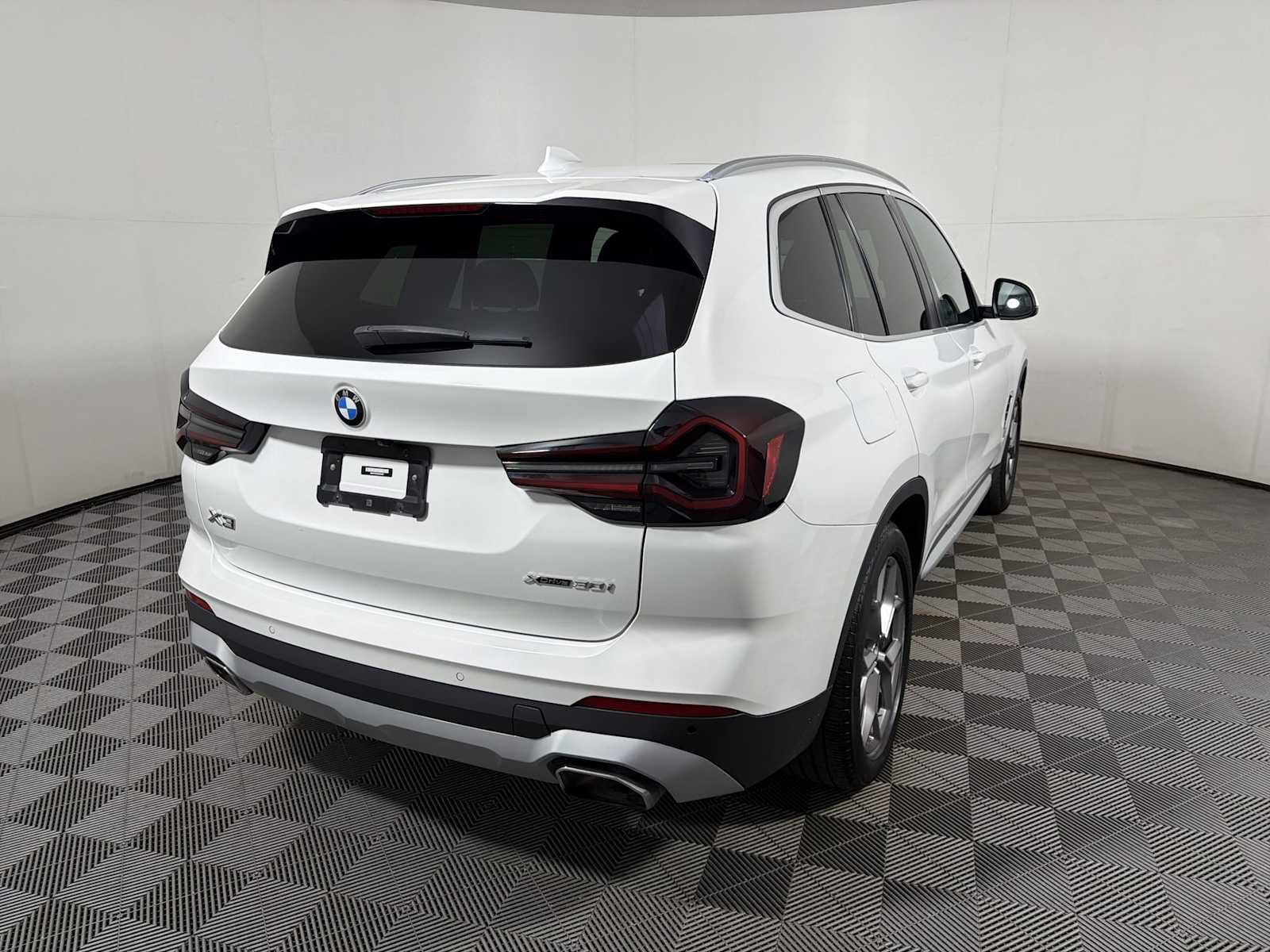 Used 2023 BMW X3 xDrive30i w/ Convenience Package w/ZPA AWD/4WD image 6
