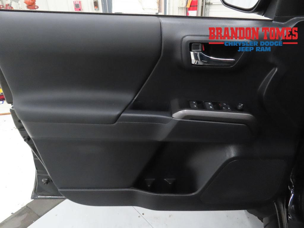 Used 2023 Toyota Tacoma TRD Sport w/ Technology Package AWD/4WD image 9