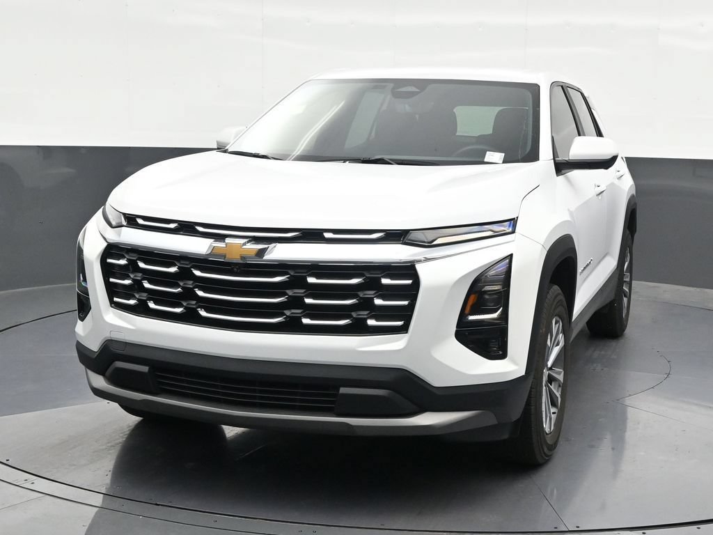 Used 2025 Chevrolet Equinox LT w/ Safety and Technology Package FWD image 9